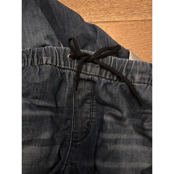 Levi's Blue Jeans with White Stripe - Picture 9 of 11